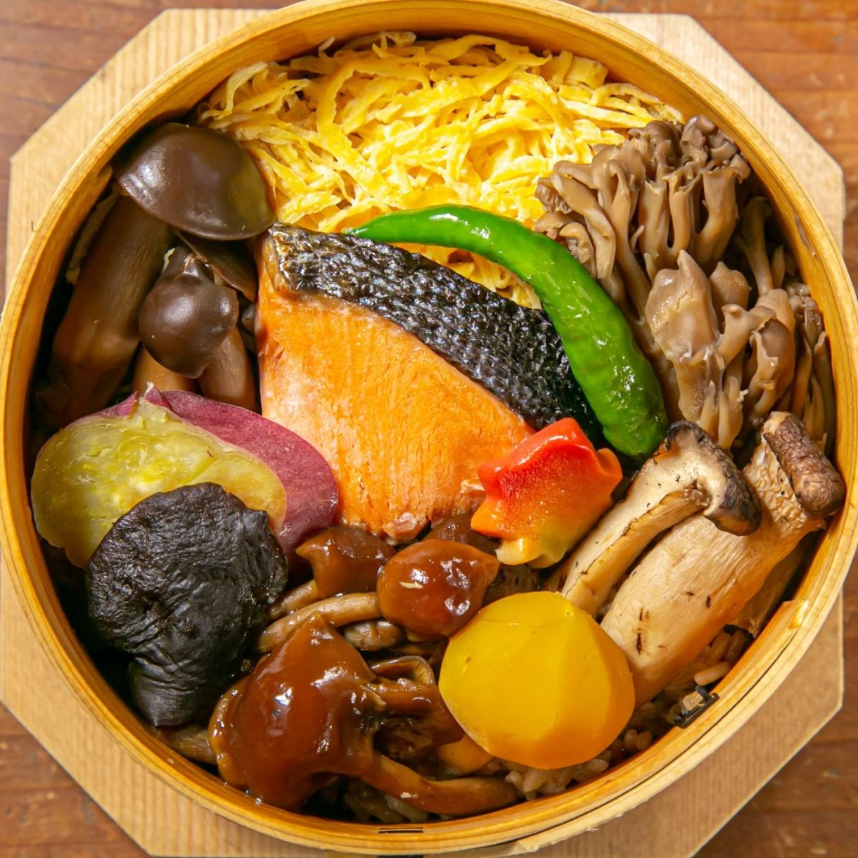 きのわの京わっぱ® 大〈季節限定〉　秋（きのこと鮭）